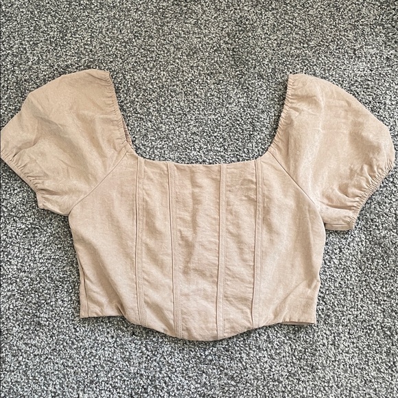 Elegant Tan Puff Sleeve Blouse - Picture 2 of 8